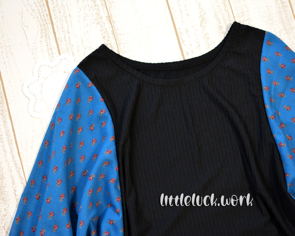 バイカラーブラウス