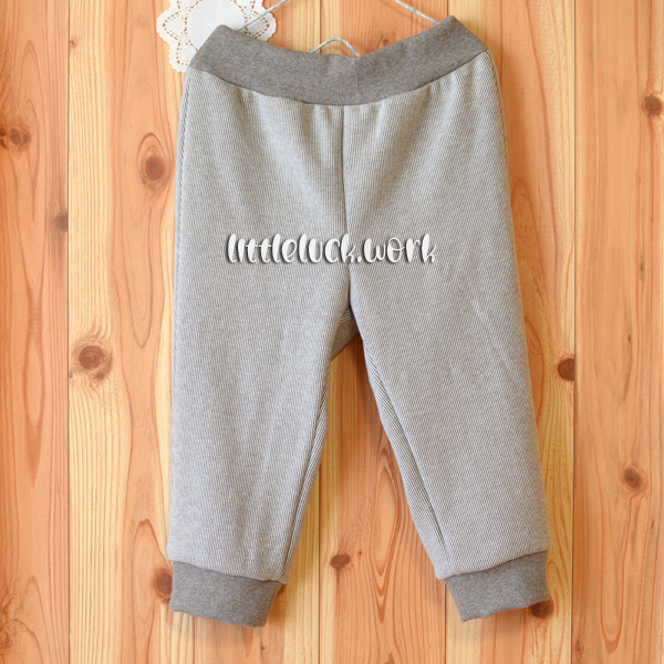 ニットパンツ