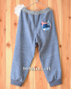 トラックパンツ