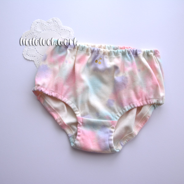 女の子のショーツ