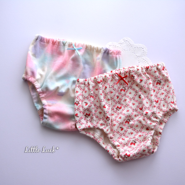 女の子のショーツ