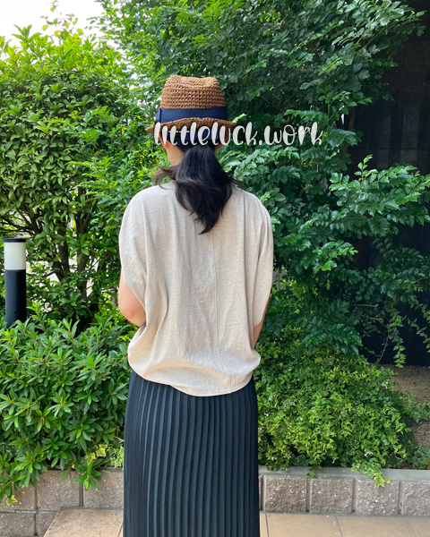 袖スリットTシャツ