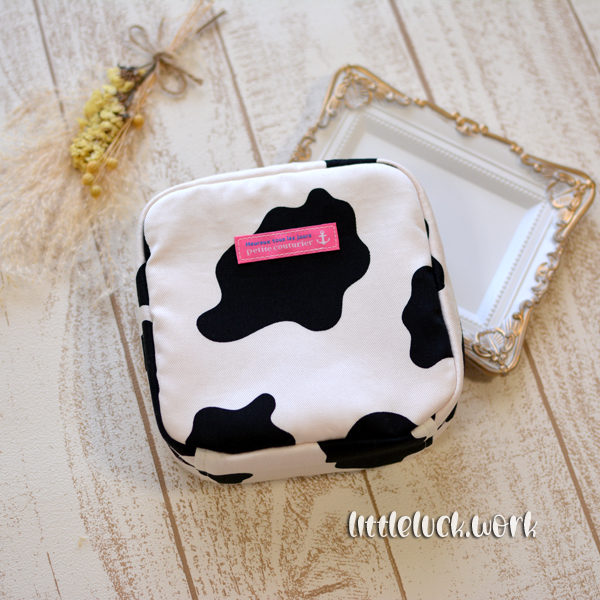 スクエアポーチ