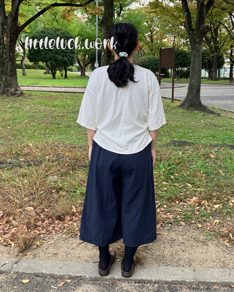 ボックスTシャツとイージーガウチョパンツ